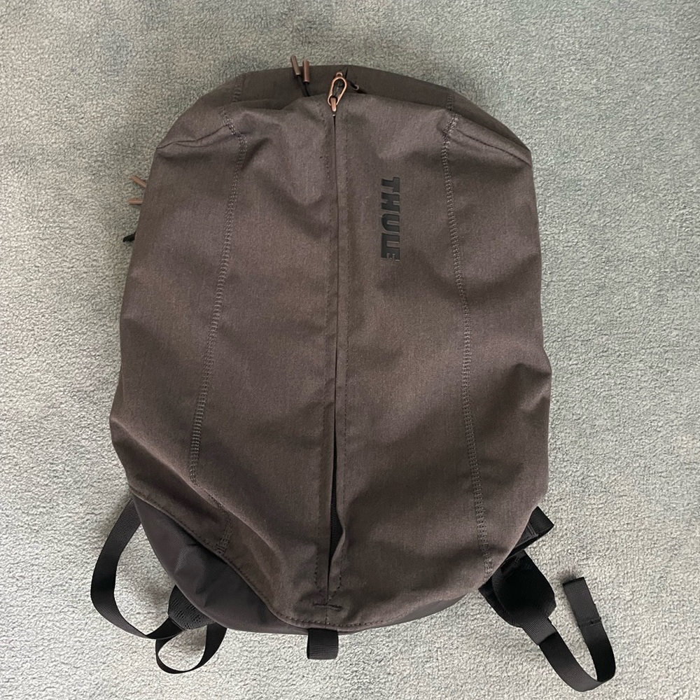 Brand New Thule Vea Backpack, 17L
